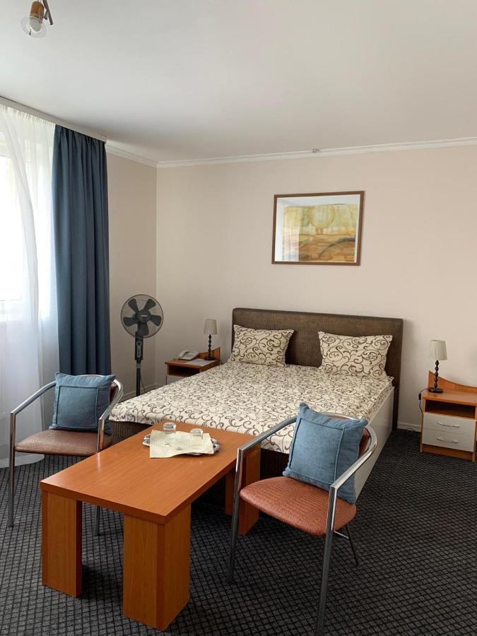 Hotel Kim Mogilev Esterno foto